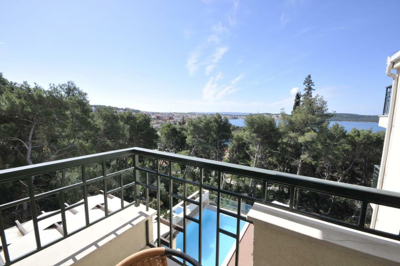 Villa Fani - Apartments In Трогир Экстерьер фото